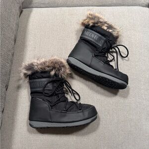 Moon Boot Black Winter Boots with Faux Fur Trim Size EU 37